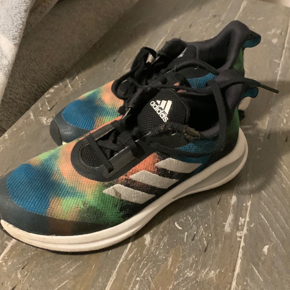 Boy Adidas Size 4 - Used